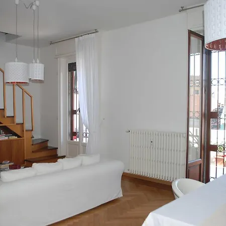 Arco Della Pace B&B Bed and Breakfast 2*